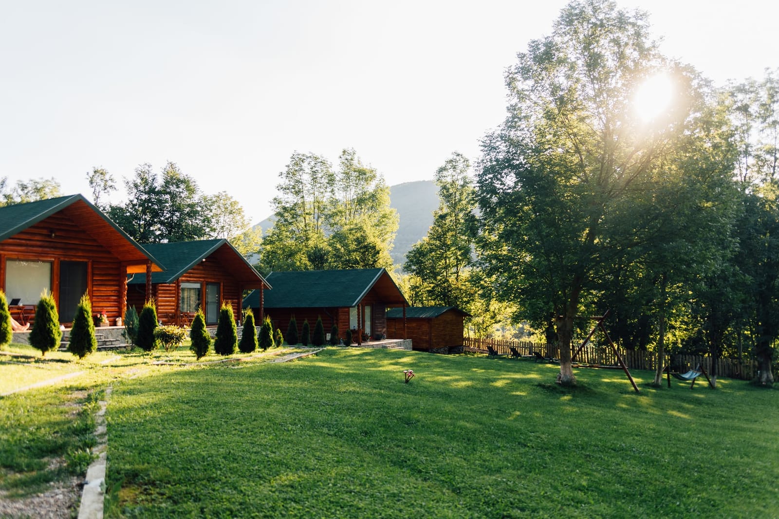 Cabanele și grădina Complex Trăisteni