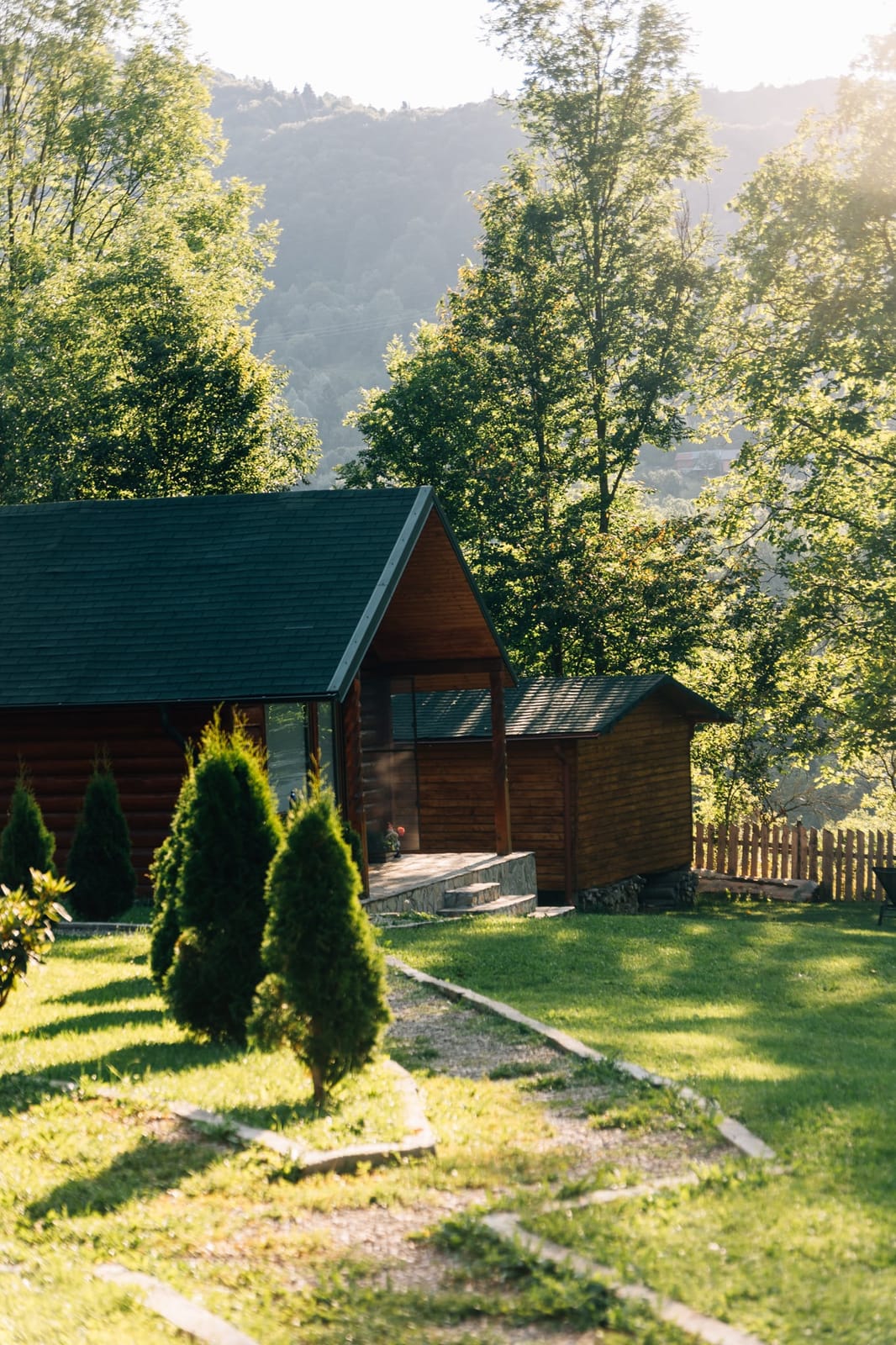 Cabanele și grădina Complex Trăisteni